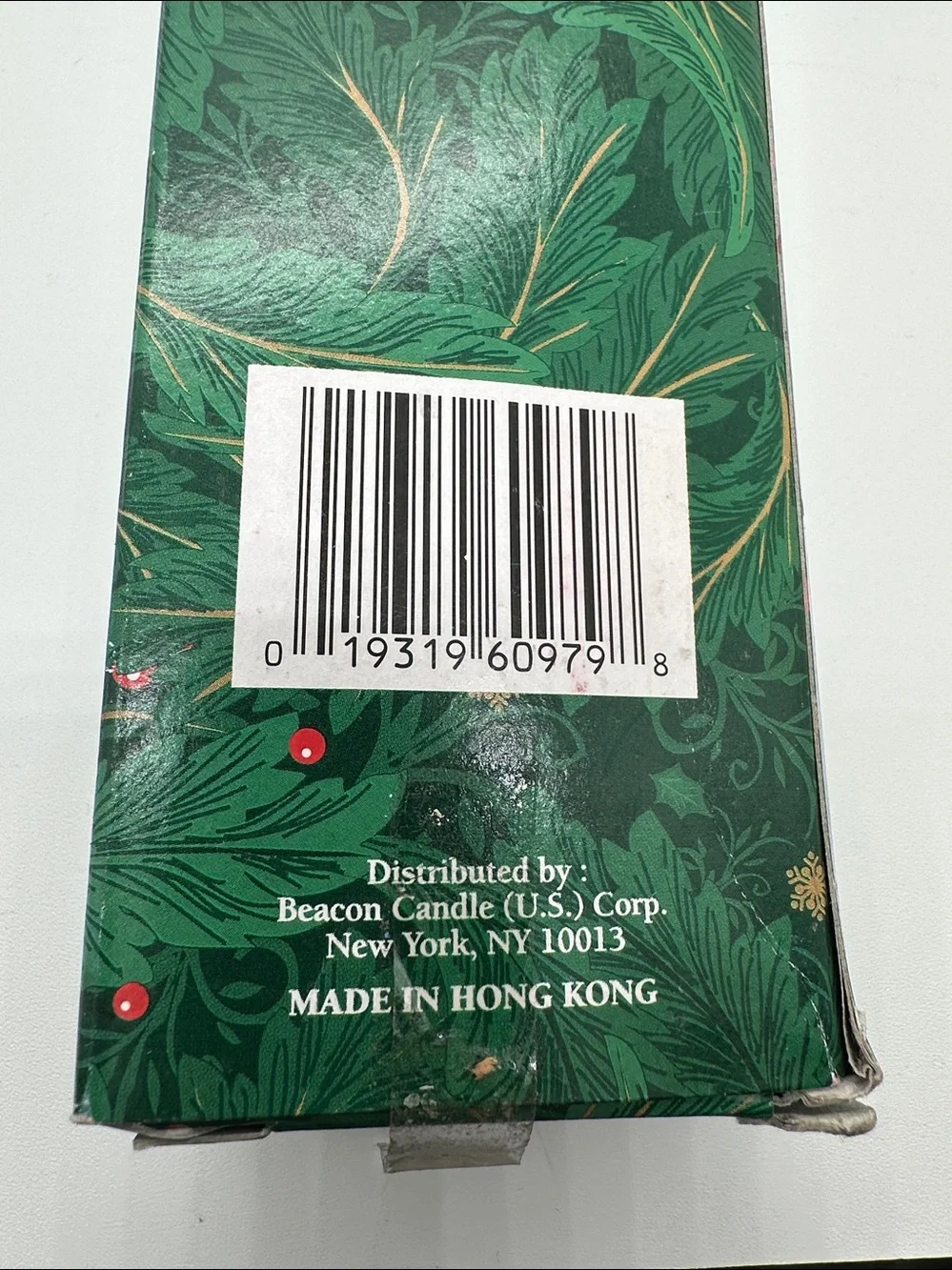 Vintage Christmas Treasures Twist Taper 12” Candles pack of 2
Made in Hong Kong - Picture 5 of 10